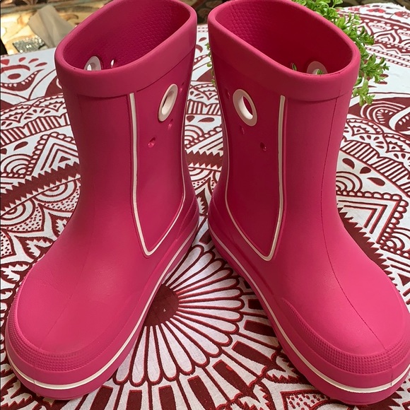 girls croc boots